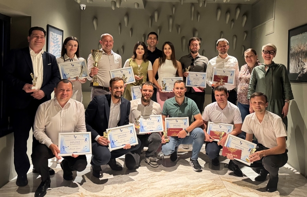 Victoriabank la Campionatul de Fotbal BT Mamaia 2025. Fotbal, energie și spirit de echipă.